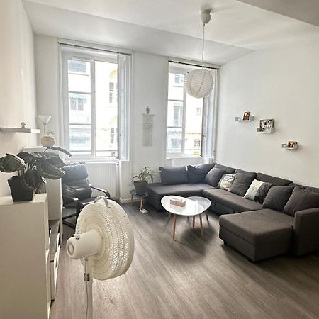 Solo Apartment Лион Екстериор снимка